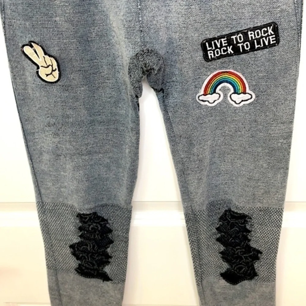 MAZE COLLECTION | Gray Rock & Roll Theme Leggings, Junior Size S/M.